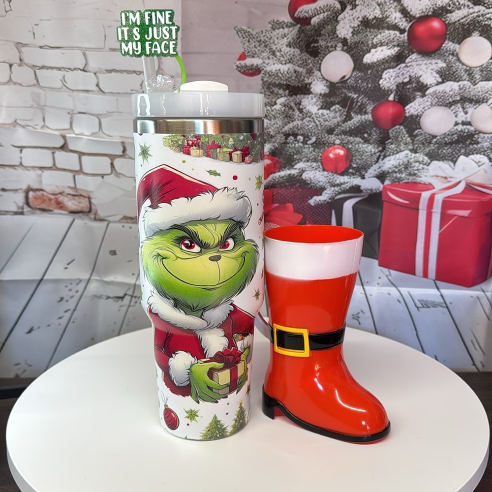 40oz Grinch Tumbler. NWOT - Picture 8 of 8